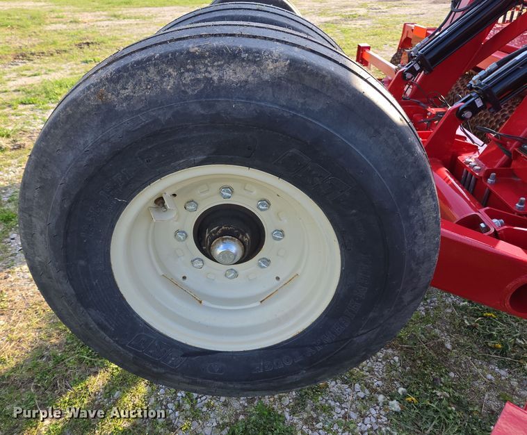 image for item DE2164 2021 Brillion 4620-24 seeder