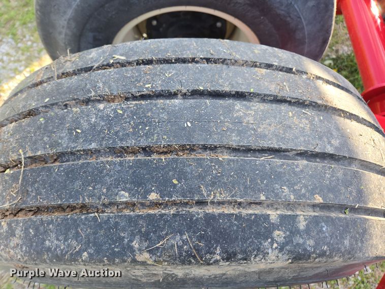 image for item DE2164 2021 Brillion 4620-24 seeder