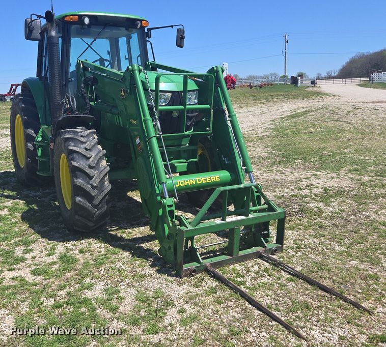 image for item DE2168 2014 John Deere 6105M MFWD tractor