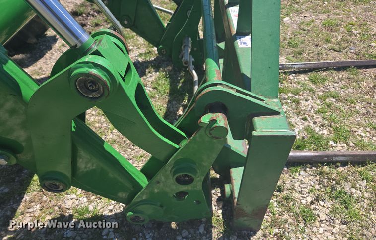 image for item DE2168 2014 John Deere 6105M MFWD tractor