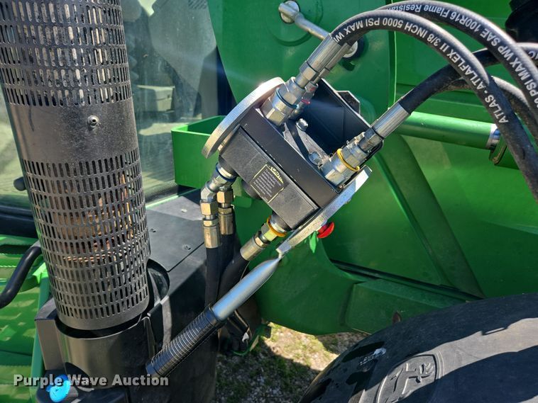 image for item DE2168 2014 John Deere 6105M MFWD tractor