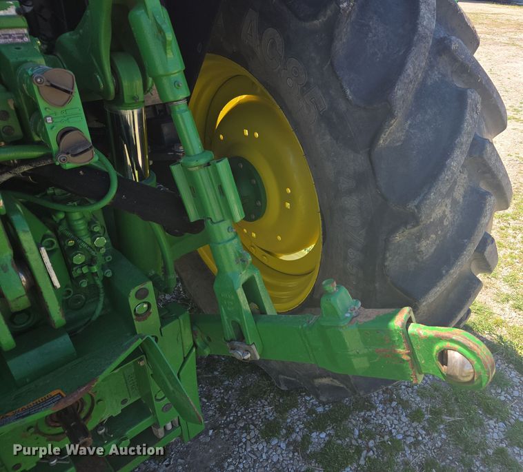 image for item DE2168 2014 John Deere 6105M MFWD tractor