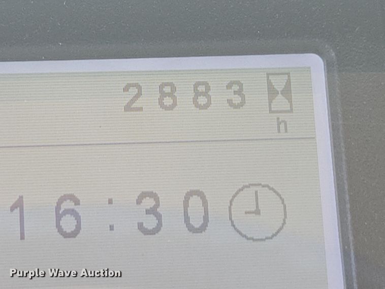 image for item DE2168 2014 John Deere 6105M MFWD tractor