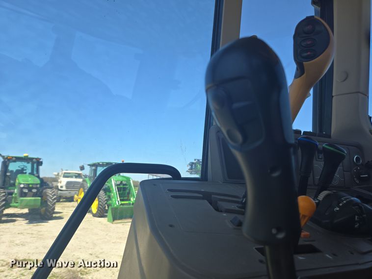 image for item DE2168 2014 John Deere 6105M MFWD tractor