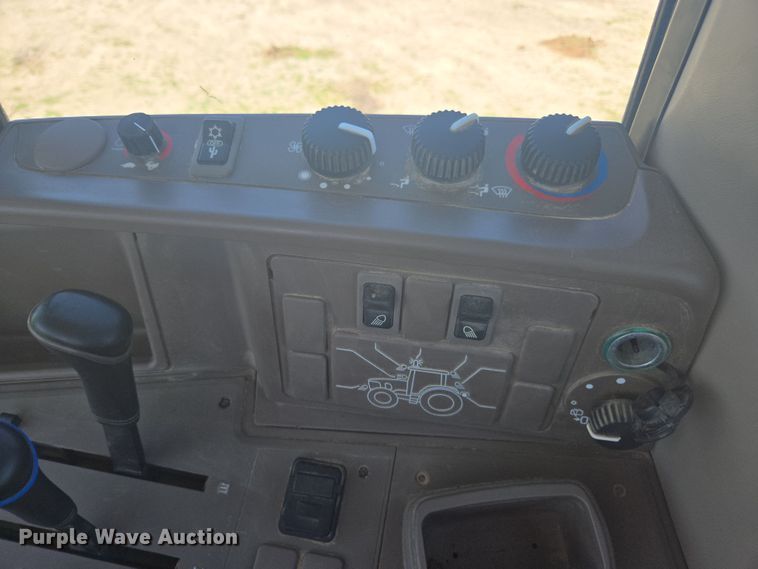 image for item DE2168 2014 John Deere 6105M MFWD tractor