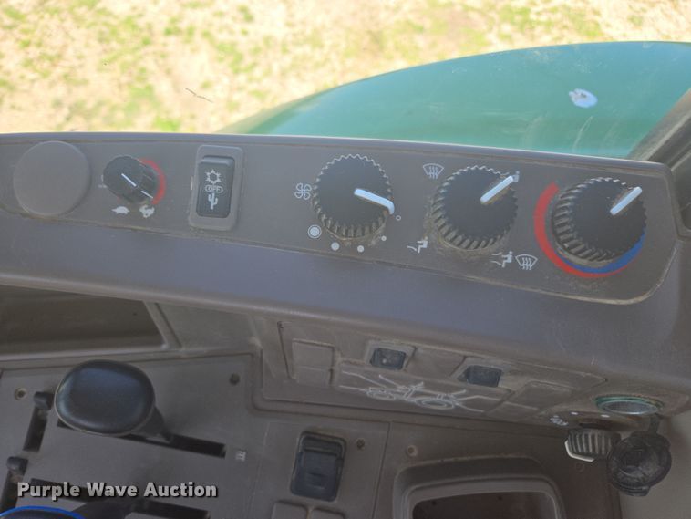 image for item DE2168 2014 John Deere 6105M MFWD tractor