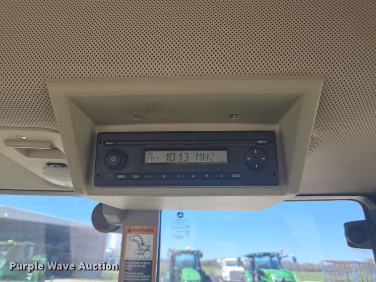 image for item DE2168 2014 John Deere 6105M MFWD tractor