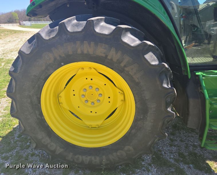 image for item DE2168 2014 John Deere 6105M MFWD tractor
