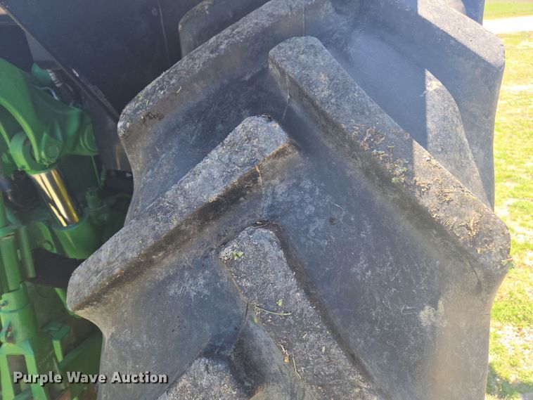 image for item DE2168 2014 John Deere 6105M MFWD tractor