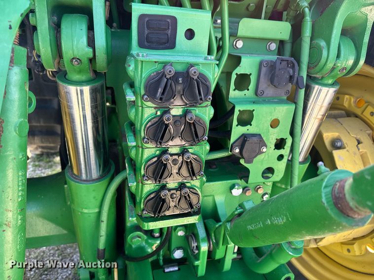 image for item DE2169 2009 John Deere 7830 MFWD tractor