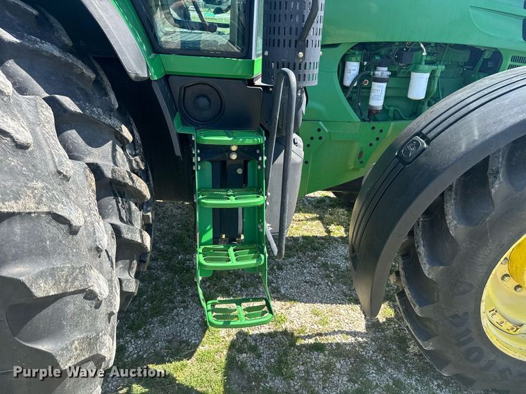 image for item DE2169 2009 John Deere 7830 MFWD tractor
