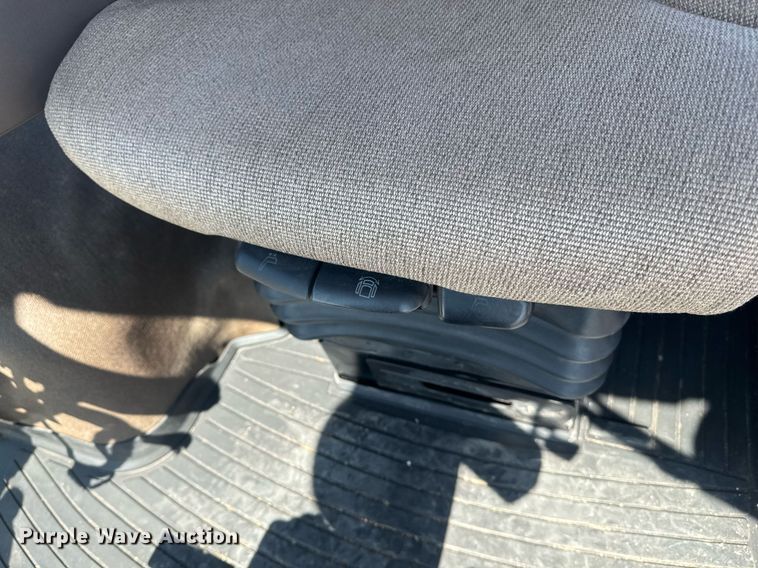 image for item DE2169 2009 John Deere 7830 MFWD tractor