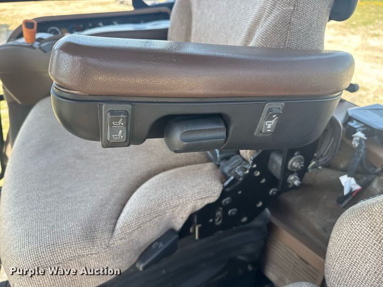 image for item DE2169 2009 John Deere 7830 MFWD tractor