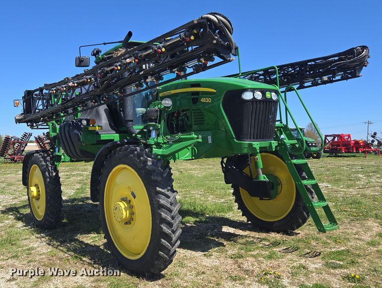 image for item DE2170 2012 John Deere 4830 sprayer
