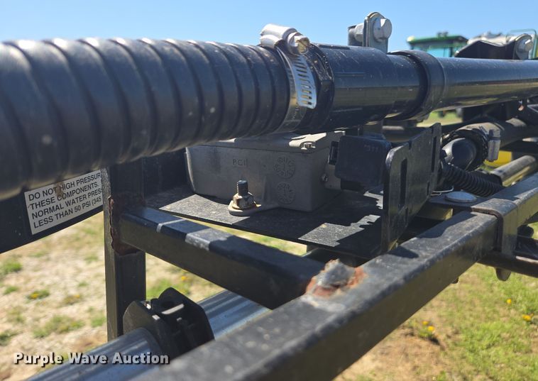 image for item DE2170 2012 John Deere 4830 sprayer