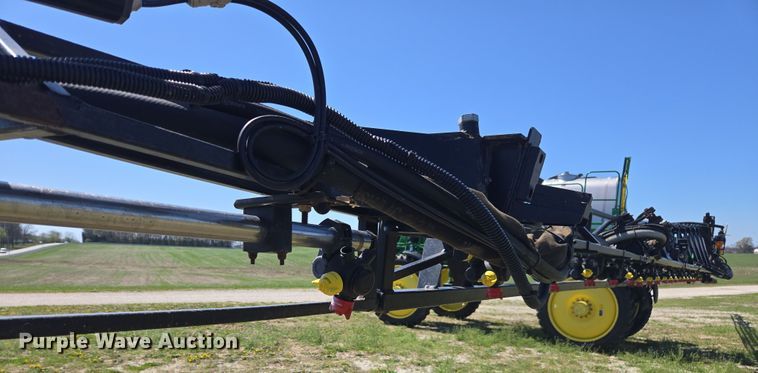 image for item DE2170 2012 John Deere 4830 sprayer