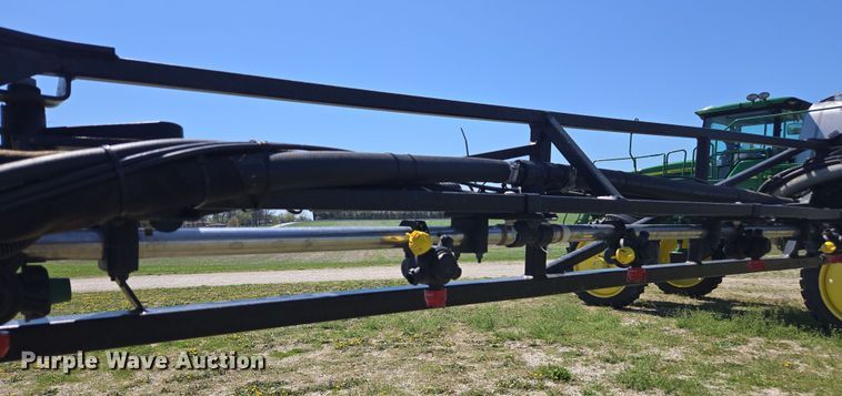 image for item DE2170 2012 John Deere 4830 sprayer