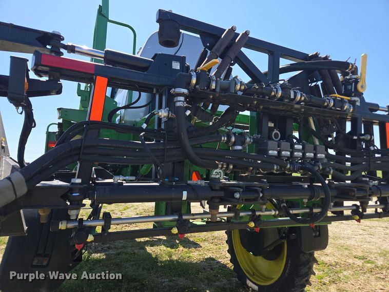 image for item DE2170 2012 John Deere 4830 sprayer