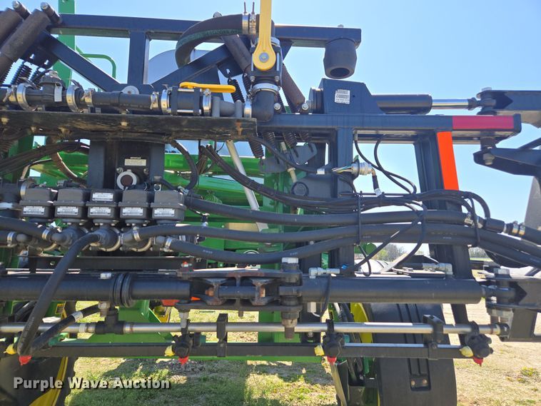 image for item DE2170 2012 John Deere 4830 sprayer