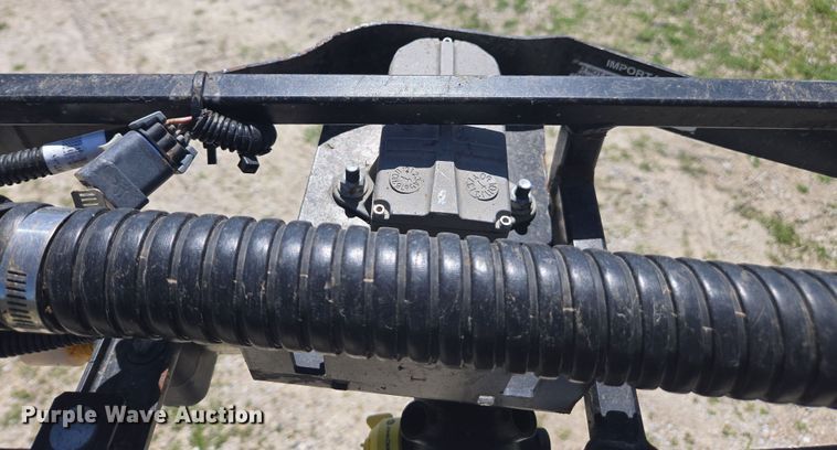 image for item DE2170 2012 John Deere 4830 sprayer