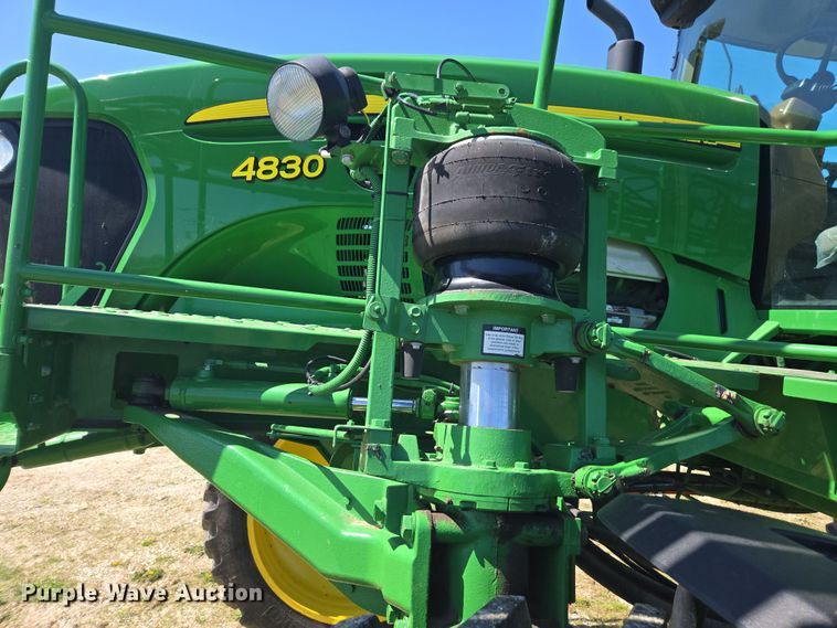image for item DE2170 2012 John Deere 4830 sprayer