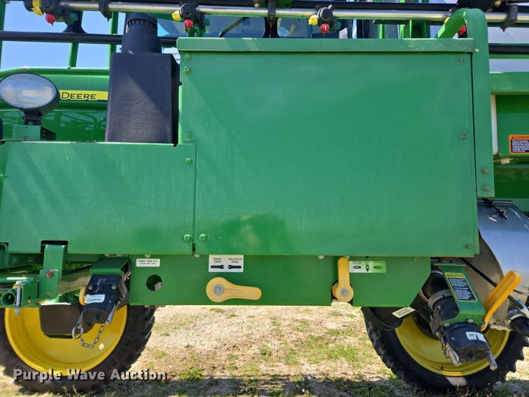 image for item DE2170 2012 John Deere 4830 sprayer