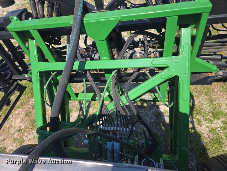 image for item DE2170 2012 John Deere 4830 sprayer