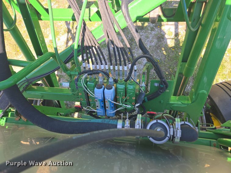 image for item DE2170 2012 John Deere 4830 sprayer