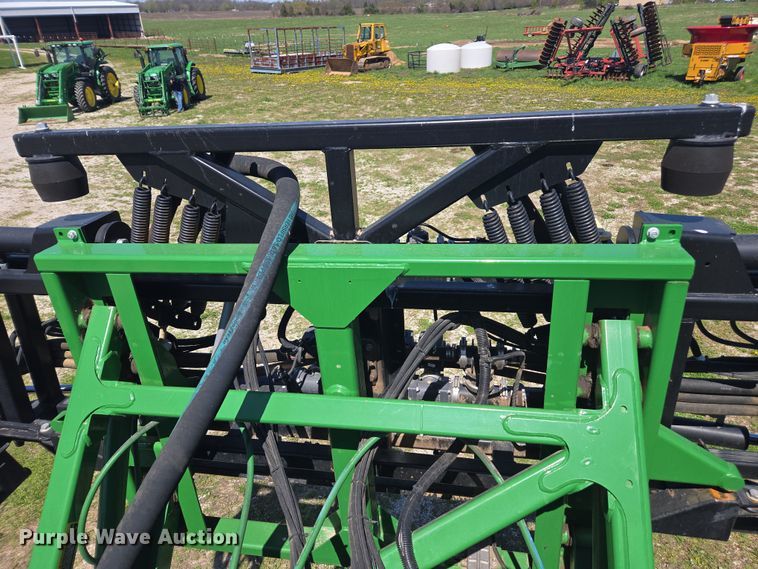 image for item DE2170 2012 John Deere 4830 sprayer