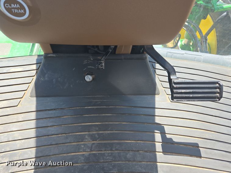 image for item DE2170 2012 John Deere 4830 sprayer