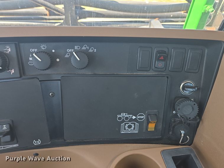 image for item DE2170 2012 John Deere 4830 sprayer