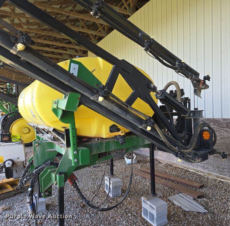 image for item DE2171 Ag Spray Equipment sprayer