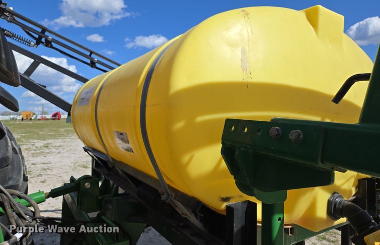 image for item DE2171 Ag Spray Equipment sprayer