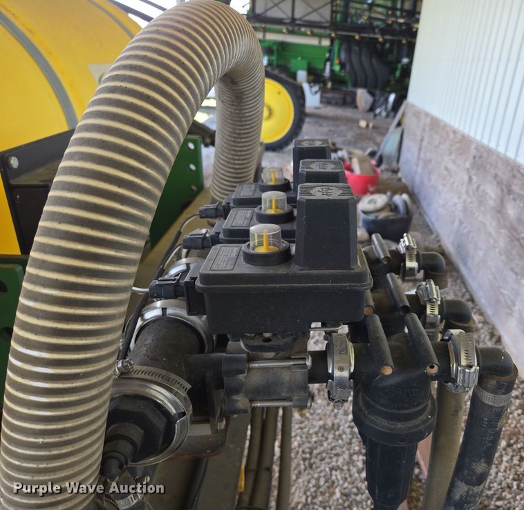 image for item DE2171 Ag Spray Equipment sprayer