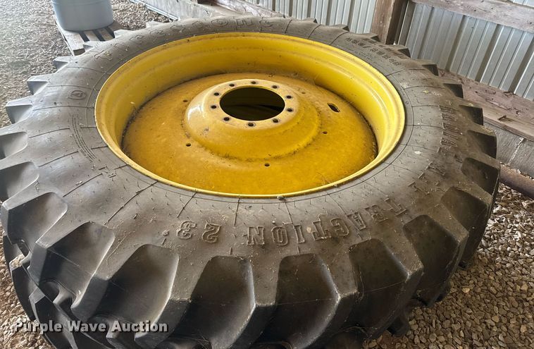 image for item DE2172 2014 John Deere 6190R MFWD tractor