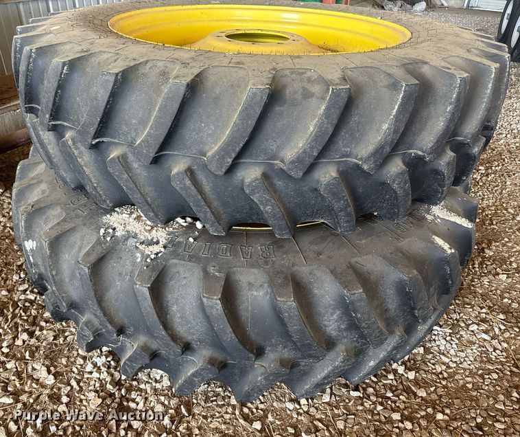 image for item DE2172 2014 John Deere 6190R MFWD tractor