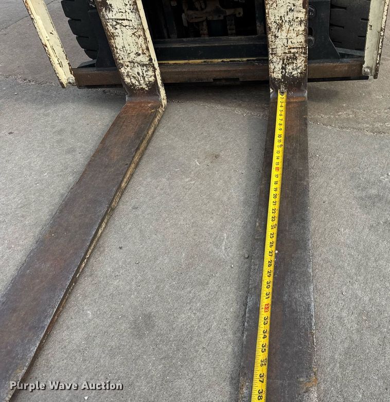 image for item DH9925 2003 Yale GLP050RGNUAE090 forklift