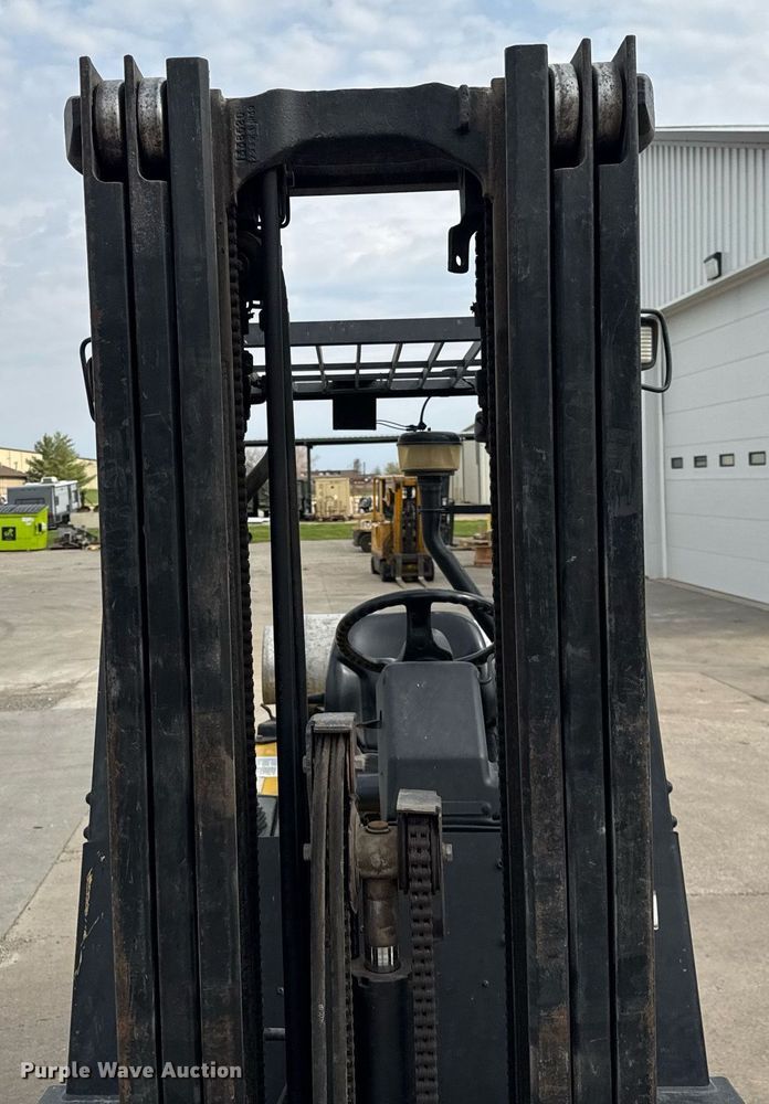 image for item DH9925 2003 Yale GLP050RGNUAE090 forklift