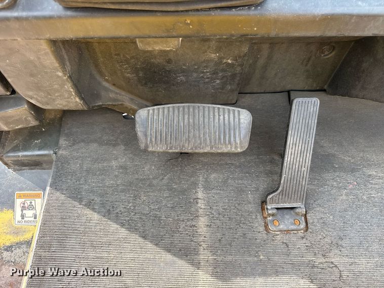 image for item DH9925 2003 Yale GLP050RGNUAE090 forklift