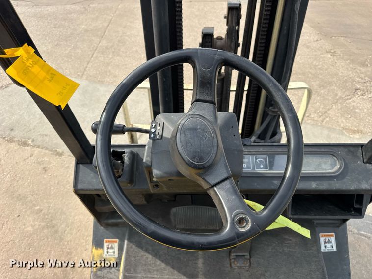 image for item DH9925 2003 Yale GLP050RGNUAE090 forklift