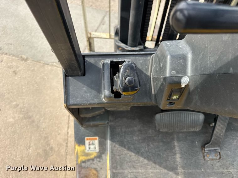 image for item DH9925 2003 Yale GLP050RGNUAE090 forklift