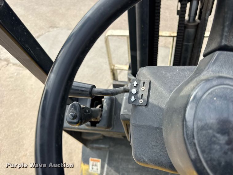 image for item DH9925 2003 Yale GLP050RGNUAE090 forklift