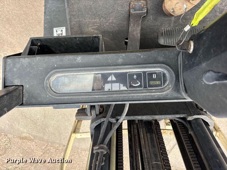 image for item DH9925 2003 Yale GLP050RGNUAE090 forklift