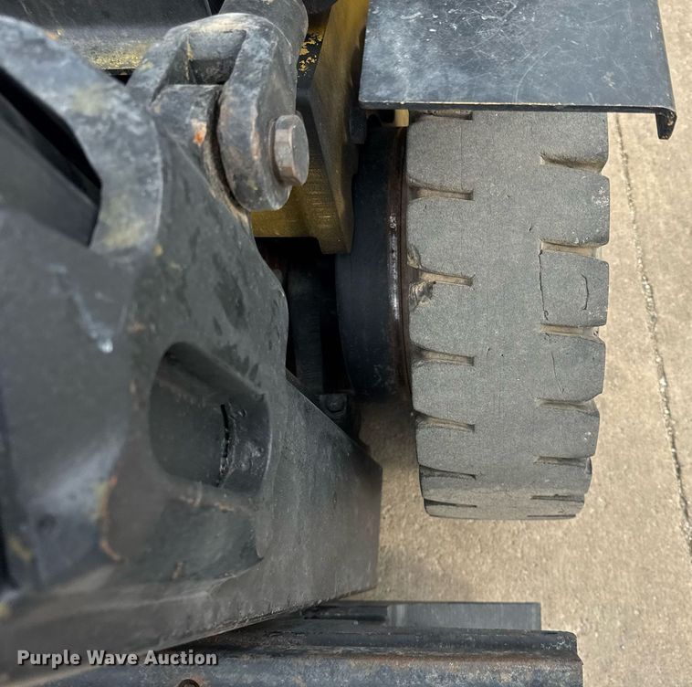 image for item DH9925 2003 Yale GLP050RGNUAE090 forklift