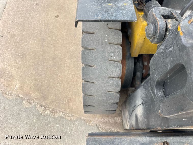 image for item DH9925 2003 Yale GLP050RGNUAE090 forklift