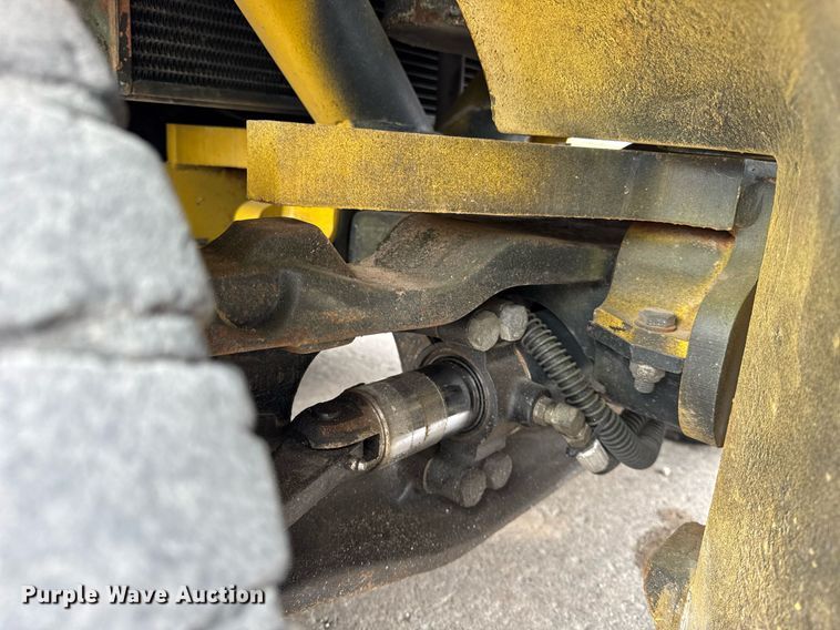 image for item DH9925 2003 Yale GLP050RGNUAE090 forklift