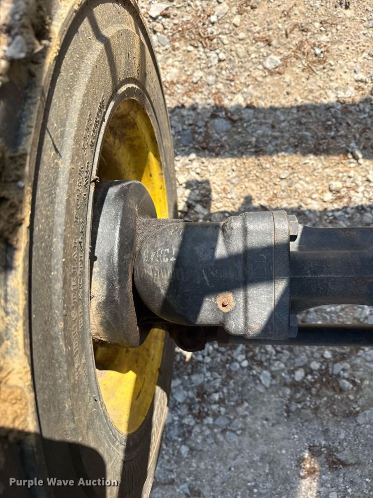 image for item DM5708 2005 John Deere 4720 MFWD tractor