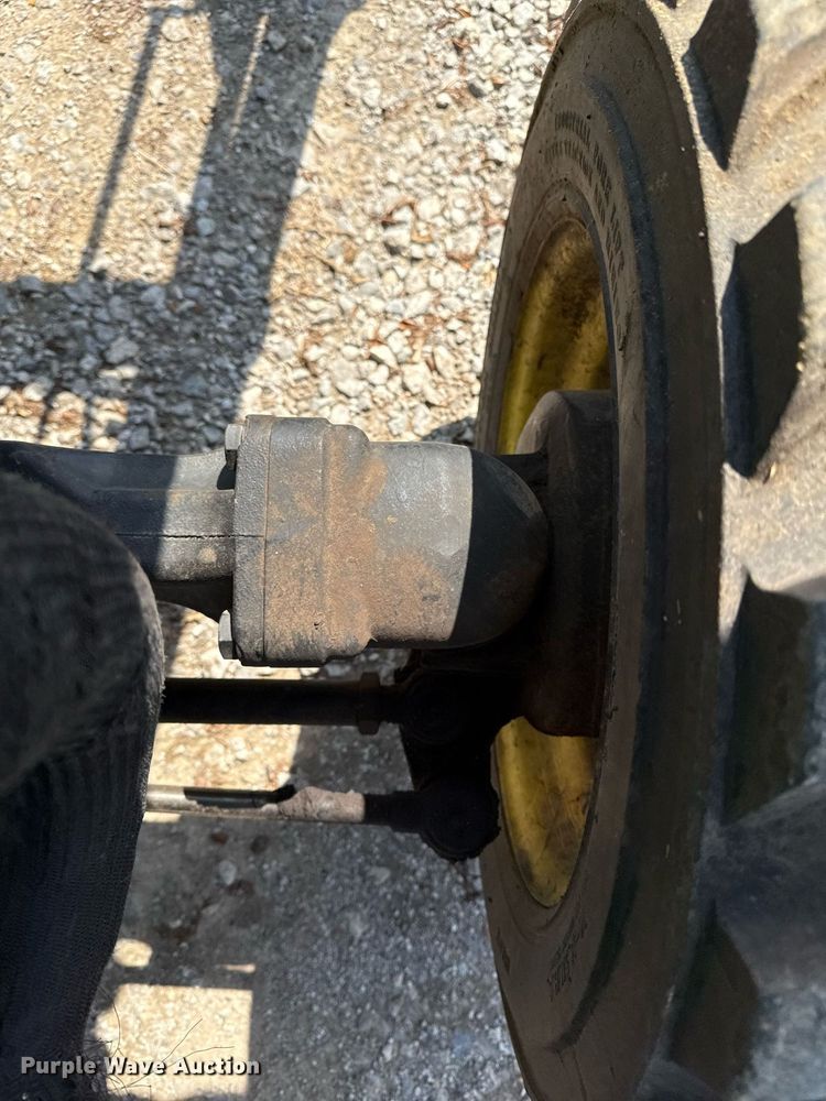 image for item DM5708 2005 John Deere 4720 MFWD tractor