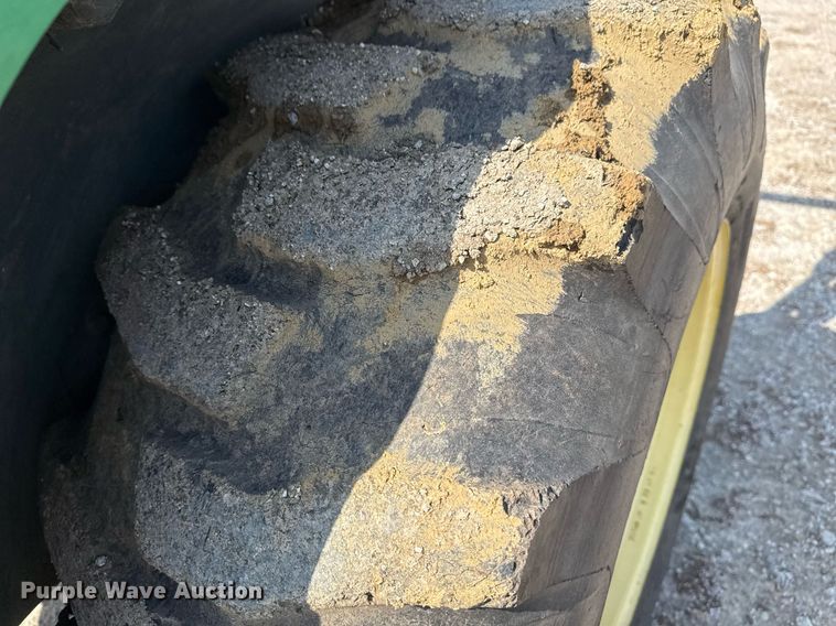 image for item DM5708 2005 John Deere 4720 MFWD tractor