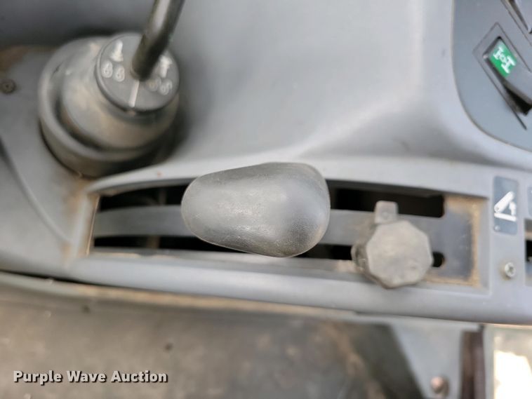 image for item DN3735 New Holland TS 90 MFWD tractor